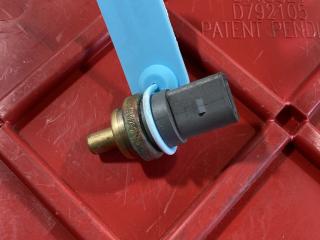 датчик температуры двигателя Volkswagen Passat (USA) 1 поколение 2012, 2.5 л., CBTA, бензин, АКПП, седан, 06A919501A, 06A919501