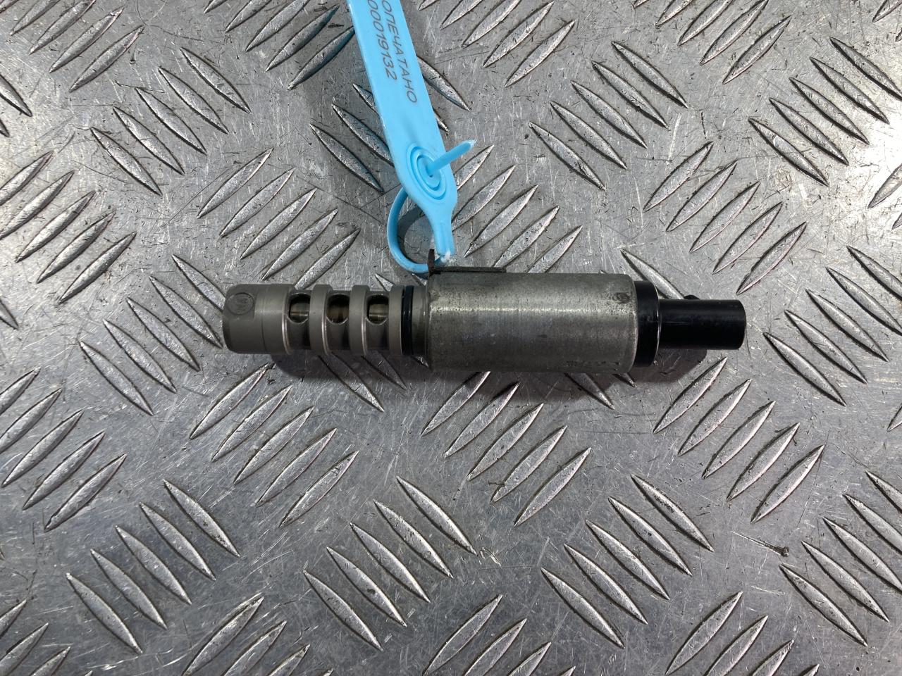 электромагнитный клапан Audi A8 D4/4H 2010, 4.2 л., CDRA, бензин, АКПП, седан, 06E109257J, 06E109257P, 06E109257F - фото №1