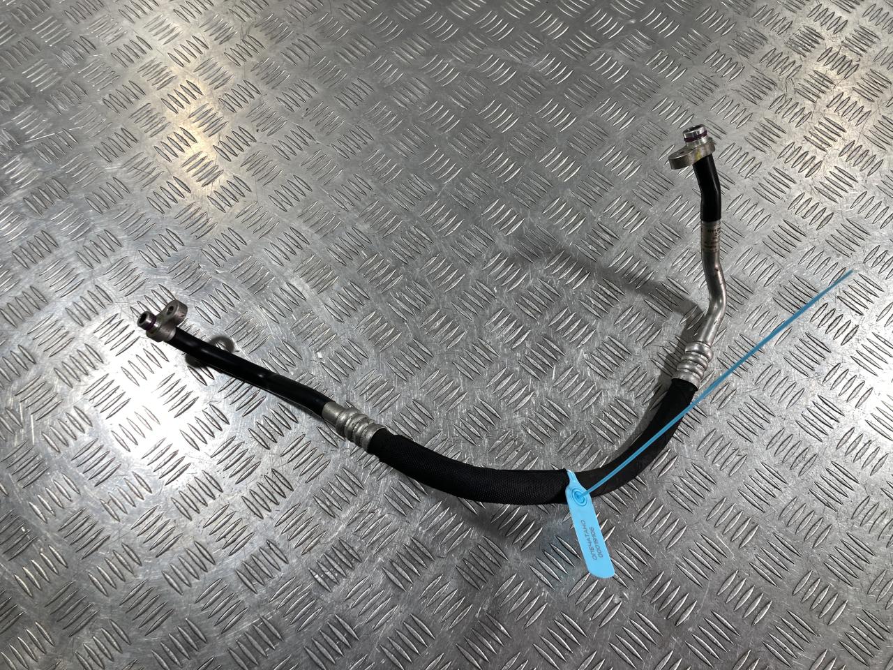 трубка кондиционера Audi A8 D4/4H 2011, 4.2 л., CDRA, бензин, АКПП, седан, 4H0260701M - фото №1