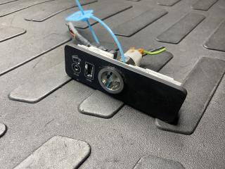 разъем AUX / USB Land Rover Range Rover Sport 2 поколение 2014, 5.0 л., 508PS, бензин, АКПП, внедорожник 5 дв., CPLA19C166CB, LR057722, LR038183, C2Z15406