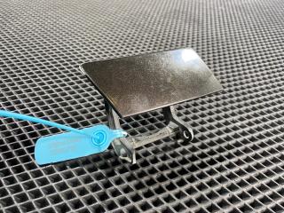 заглушка под омыватель фары Audi A8 D3 [2-й рестайлинг] 2010, 4.2 л., BVJ, бензин, АКПП, седан, 4E0900452AA