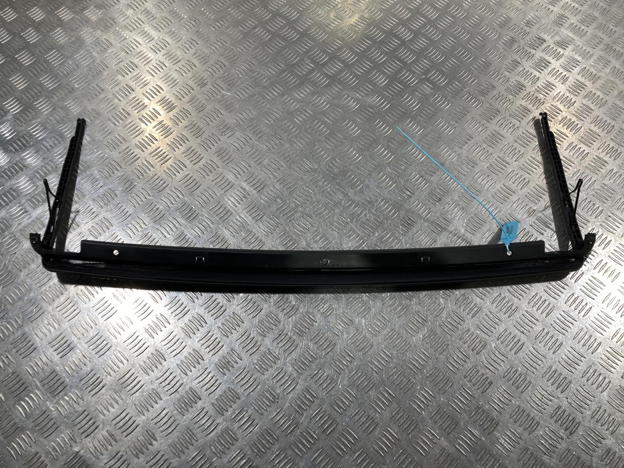 шторка крыши Jaguar XE 1 поколение 2017, 3.0 л., 306PS, бензин, АКПП, седан, 10028800, T2H35588, T4N15911, T4N18652, T4N7727 - фото №1