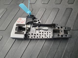 скелет ручки двери передней левой Audi A7 4G [рестайлинг] 2016, 3.0 л., CREC, бензин, АКПП, хетчбэк 5 дв., 4H1837885