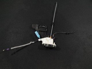 замок двери задней левой Mercedes-Benz GL-Класс X166 2014, 4.7 л., M 278.928, бензин, АКПП, внедорожник 5 дв., A2047302935