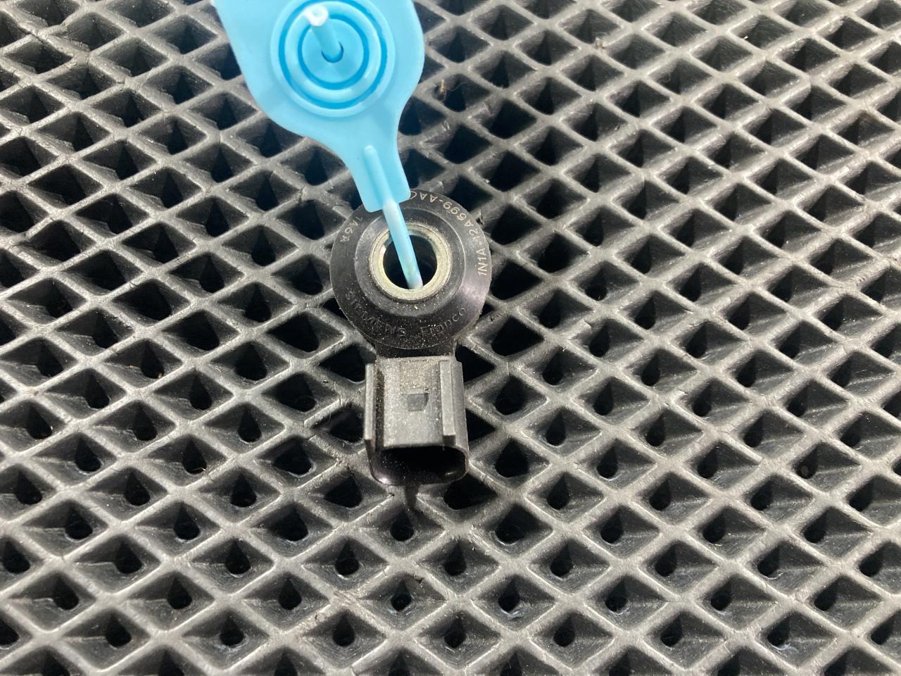 датчик детонации Jaguar XE 1 поколение X760 2017, 3.0 л., бензин, АКПП, седан, 1N1A-12A699-AA, JD61212, LR008877 - фото №1