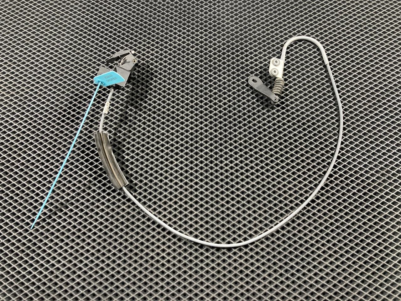 трос кулисы КПП Jaguar XE 1 поколение 2016, 3.0 л., AJ 126, бензин, АКПП, седан, GX73-7J167-B, GX73C - фото №1