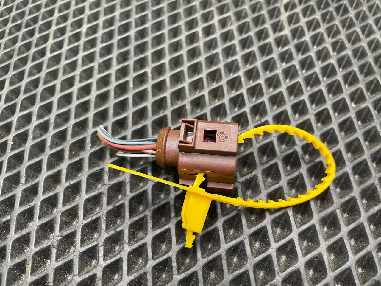 лямбда-зонд Audi A6 4F/C6 2007, 4.2 л., BVJ, бензин, АКПП, седан, 079906262L, 1K0998262AA, 0258017215, 0258017216, 079906262A, 079906262B, 079906262L, 079906262M, 07C906262CB, 07C906262CC, 07C906262CD, 07C906262CE, 07L906262B, 07L906262E, 07L906262F, 79906262, 0258007336, 1J0973713A - фото №1