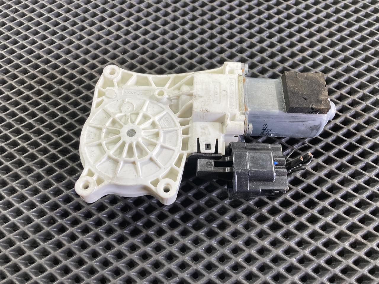 моторчик стеклоподъемника Jaguar XE 1 поколение 2016, 3.0 л., бензин, АКПП, C39789-101 - фото №1