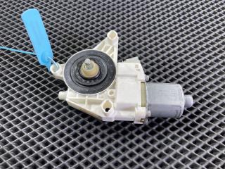 моторчик стеклоподъемника задний правый Mercedes-Benz GL-Класс X166 2014, 4.7 л., M 278.928, бензин, АКПП, внедорожник 5 дв., A1669060601, 0130822756