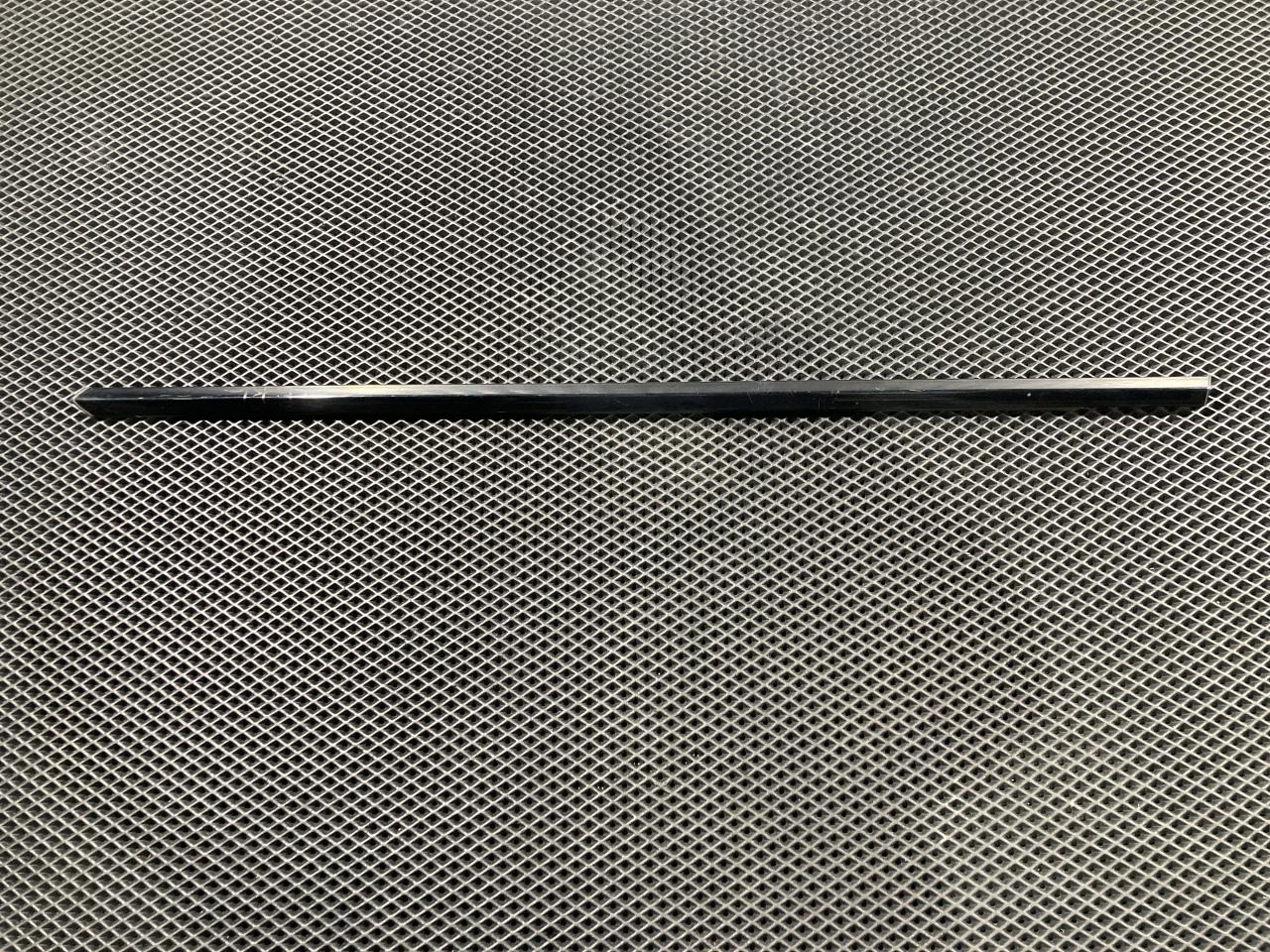 молдинг двери передней левой Jaguar XE 1 поколение 2016, 5.0 л., 508PN, бензин, АКПП, седан, T2H16790 - фото №1