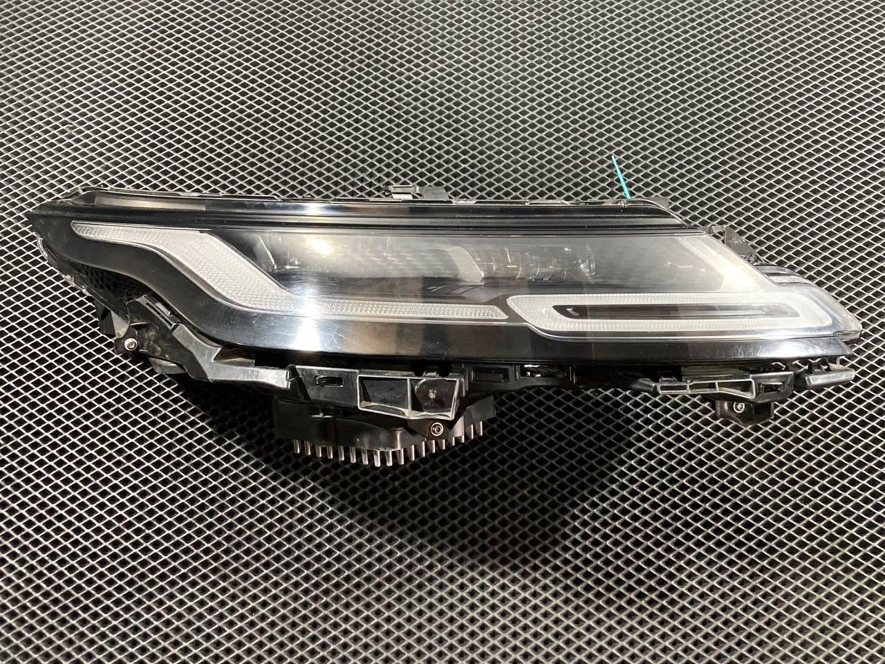 фара правая Land Rover Range Rover Evoque L551 2022, 2.0 л., 204PT, бензин, АКПП, внедорожник 5 дв., M8D213W029EA, K8D213W029 - фото №1