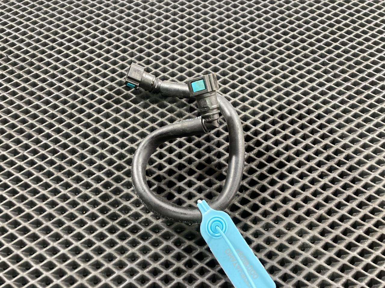 трубка топливная Lexus LS 4 поколение 2007, 4.6 л., 1UR-FSE, бензин, АКПП, седан, 2327338010 - фото №1