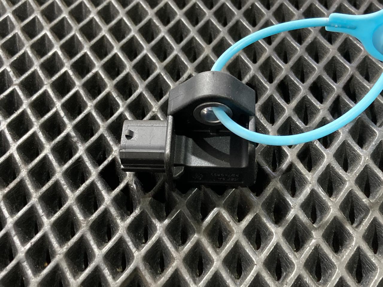 датчик удара Kia K5 3 поколение 2020, 1.6 л., G4FP, бензин, АКПП, 95920L2200 - фото №1