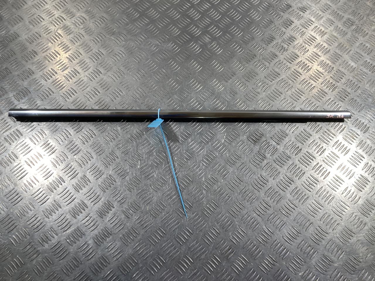 молдинг двери передней правой Jaguar XE 1 поколение 2016, 5.0 л., 508PN, бензин, АКПП, седан, T4N13542, GX73221452AB - фото №1