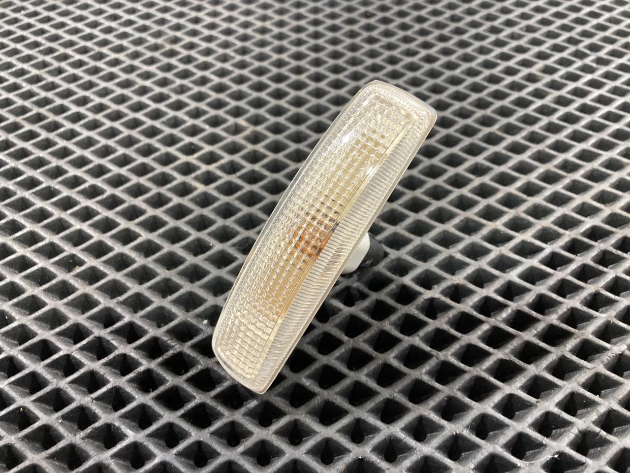 повторитель поворота на крыле Land Rover Range Rover Sport 1 поколение 2009, 5.0 л., 508PS, бензин, внедорожник 5 дв., CH9H22-13N330-AA, LR007954 - фото №1