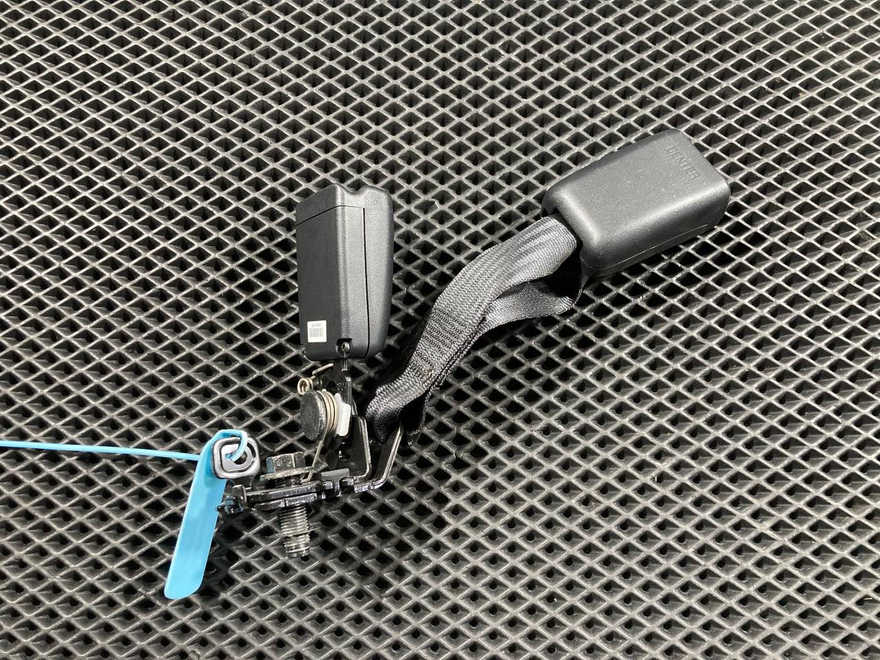 замок ремня безопасности Kia K5 3 поколение 2020, 1.6 л., G4FP, бензин, АКПП, 898A0L3000WK - фото №1