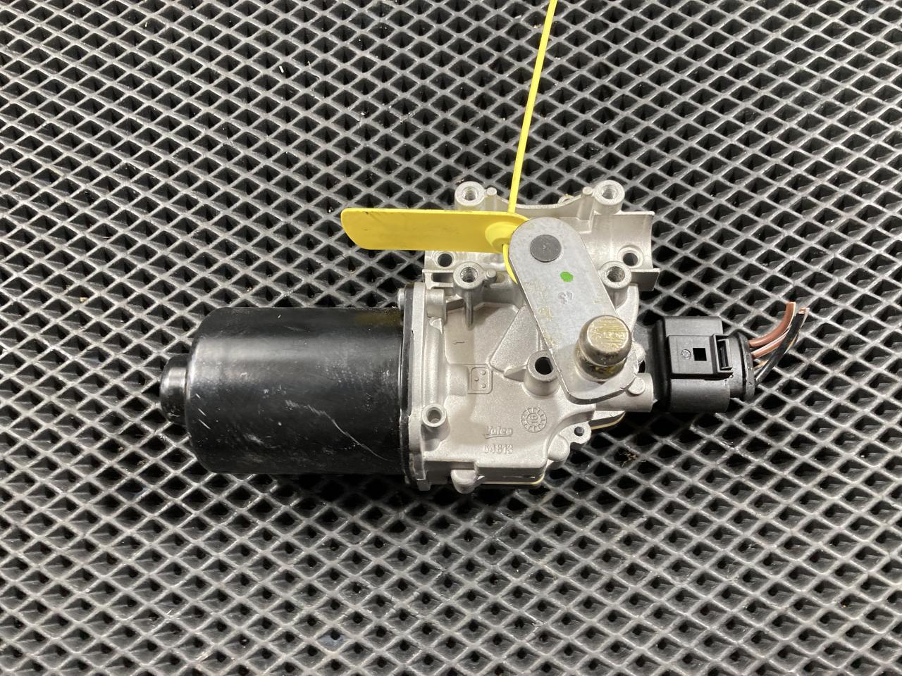 моторчик передних стеклоочистителей (дворников) Jaguar XE 1 поколение 2017, 5.0 л., 508PN, бензин, АКПП, седан, W000060842, T4A1169, T2H23527, LR093421 - фото №1