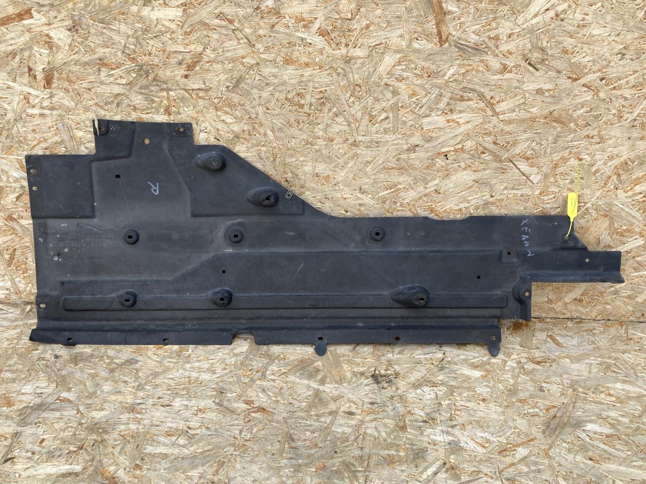 защита днища Jaguar XE 1 поколение X760 2018, 5.0 л., 508PN, бензин, АКПП, GX73-104C20-AE, T2H19131 - фото №1