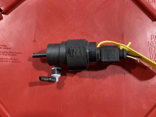 насос (моторчик) омывателя стекла Audi A6 4G/C7 2013, 3.0 л., бензин, АКПП, седан, 8K5955647