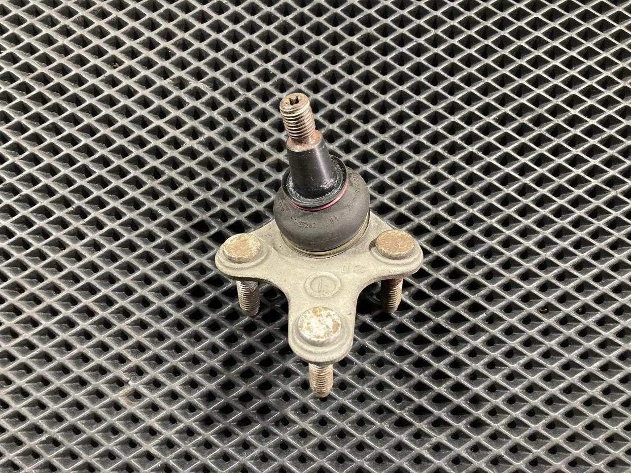 шаровая опора Volkswagen Passat B6 2006, 1.9 л., дизель, 3C0365B, 3C0407365V - фото №1