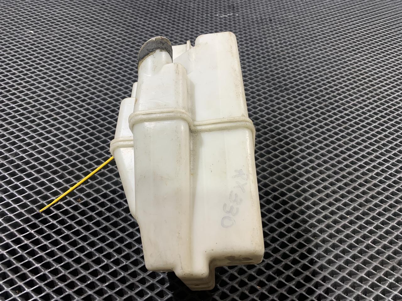 бачок омывателя Lexus RX 2 поколение 2005, 3.3 л., 3MZ-FE, бензин, 178050A051 - фото №1