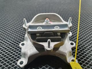 подушка крепления КПП Porsche Macan 1 поколение 2018, 2.0 л., бензин, АКПП, внедорожник 5 дв., 8K0399151, 95B399115