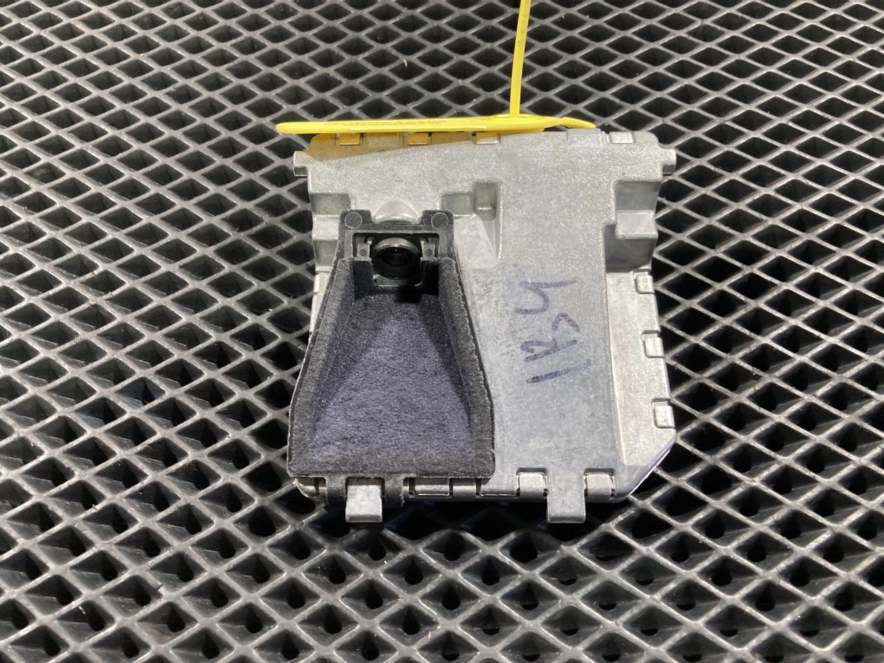 камера переднего обзора Mercedes-Benz S-Класс W221 2008, 5.5 л., M 273.961, бензин, АКПП, седан, A0029022100, A0009058000, A0009051800 - фото №1