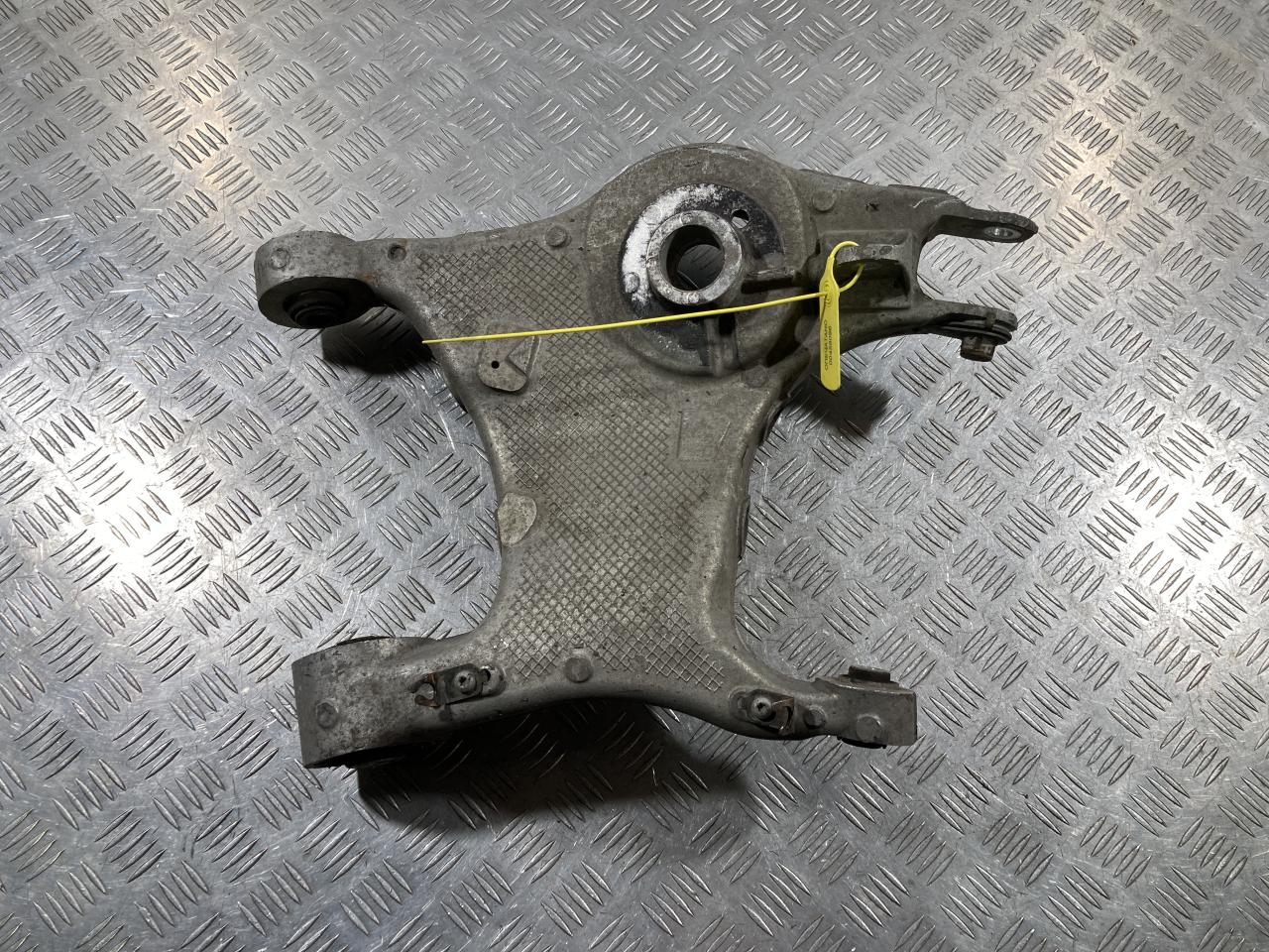 рычаг задний нижний Jaguar F-Pace 1 поколение X761 2017, 3.0 л., бензин, АКПП, внедорожник 5 дв., HK83-5B531-AE, T4A30810, T4A8082, LR116285, LR090536 - фото №1