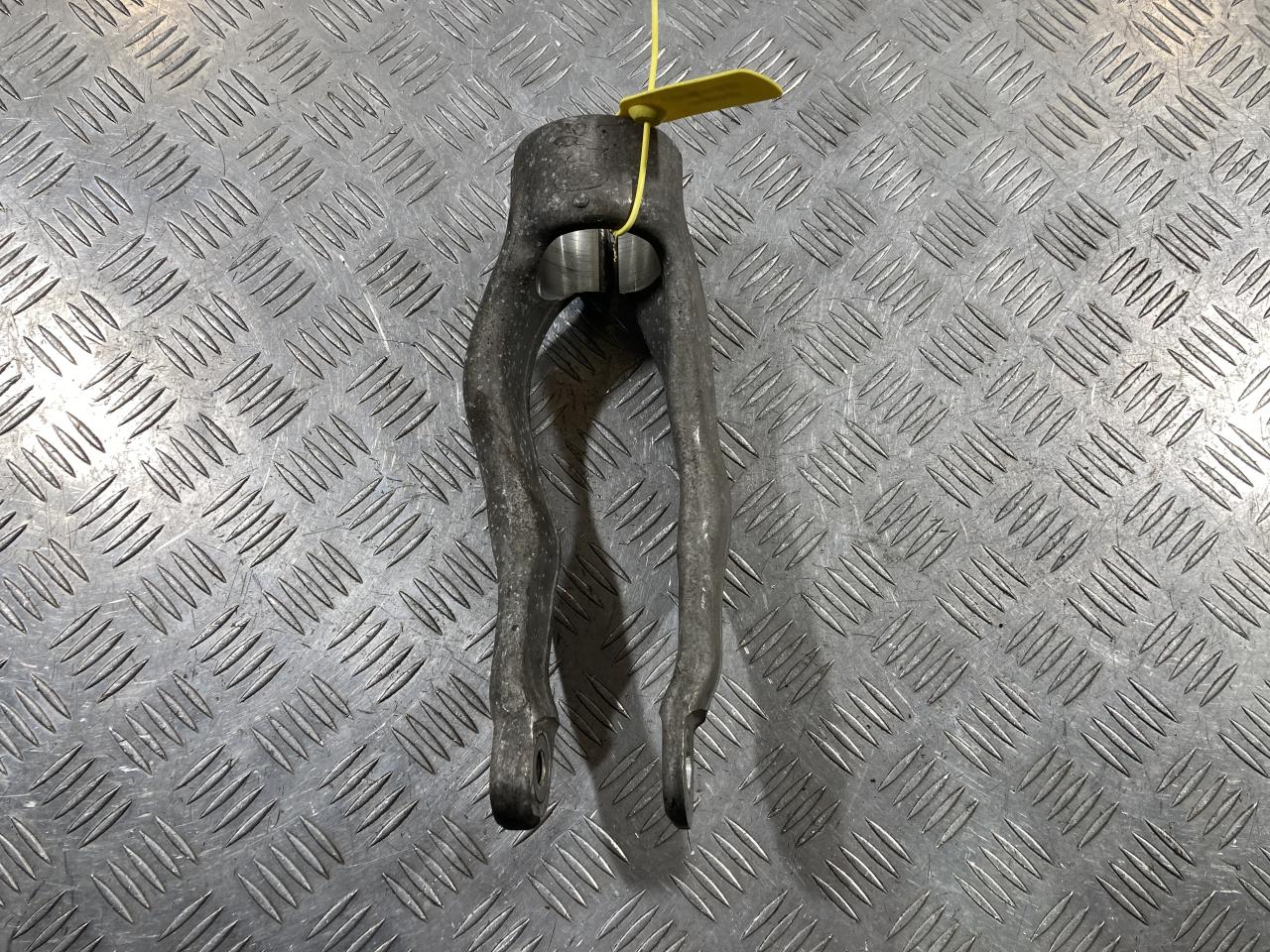 вилка амортизатора Jaguar F-Pace 1 поколение X761 2017, 3.0 л., бензин, АКПП, внедорожник 5 дв., GX733463AC, T4N35986, T4N16080, LR146326, LR090617 - фото №1