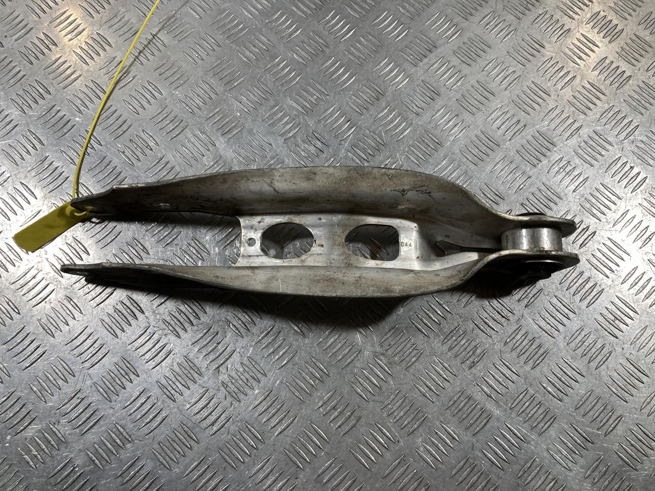 рычаг задний нижний Audi A4 B9 2019, 2.0 л., бензин, АКПП, седан, 8W0505311H - фото №1