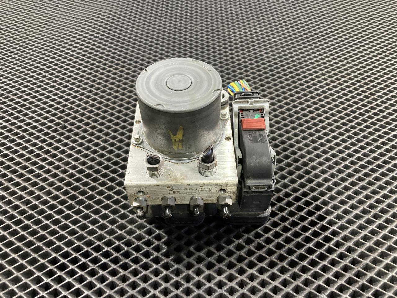 блок ABS Jaguar XE 1 поколение 2016, 3.0 л., бензин, АКПП, седан, HX7314F447AF, 0265244340, 2265106539, 0265956242, T2H38801, T2H10331, T2H37243, T2H21228 - фото №1