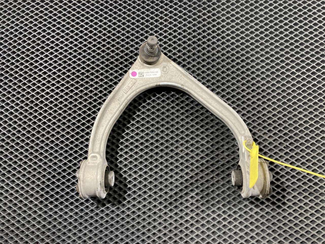 рычаг передний правый Jaguar F-Pace 1 поколение X761 2017, 3.0 л., бензин, АКПП, внедорожник 5 дв., T4A1010, LR090502, LR117884, T4A1067, HK833084AB, HK833084 - фото №1