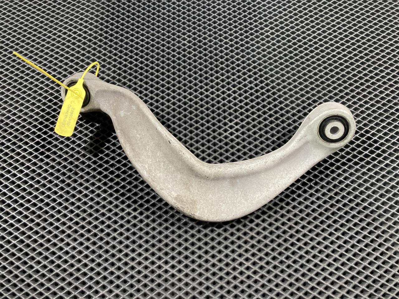 рычаг задний правый Porsche Macan 1 поколение 2016, 2.9 л., бензин, АКПП, внедорожник 5 дв., 8K0505323H - фото №1