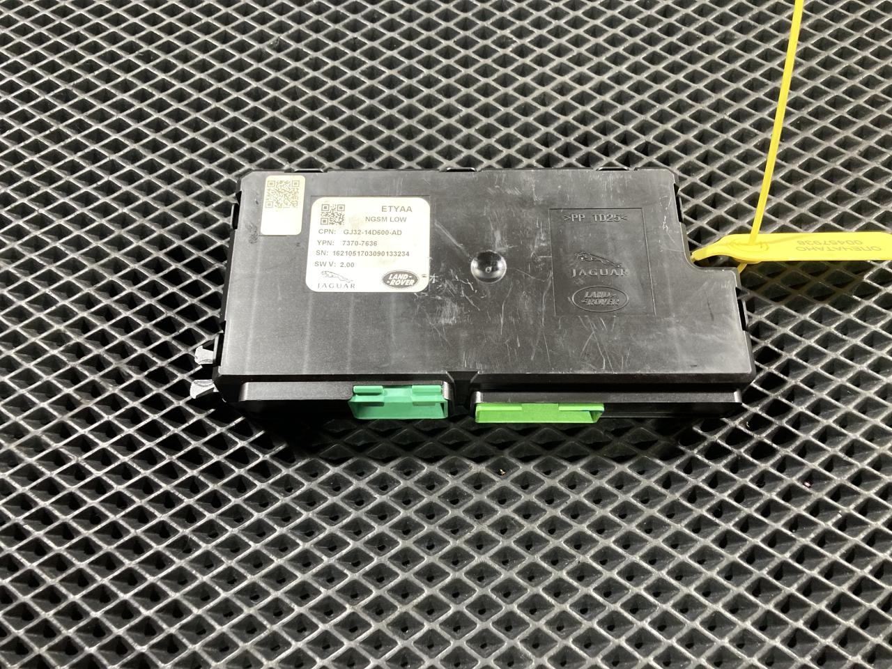 блок управления сиденьем Jaguar XE 1 поколение 2016, 3.0 л., 306PS, бензин, АКПП, седан, GJ3214D600AD - фото №1