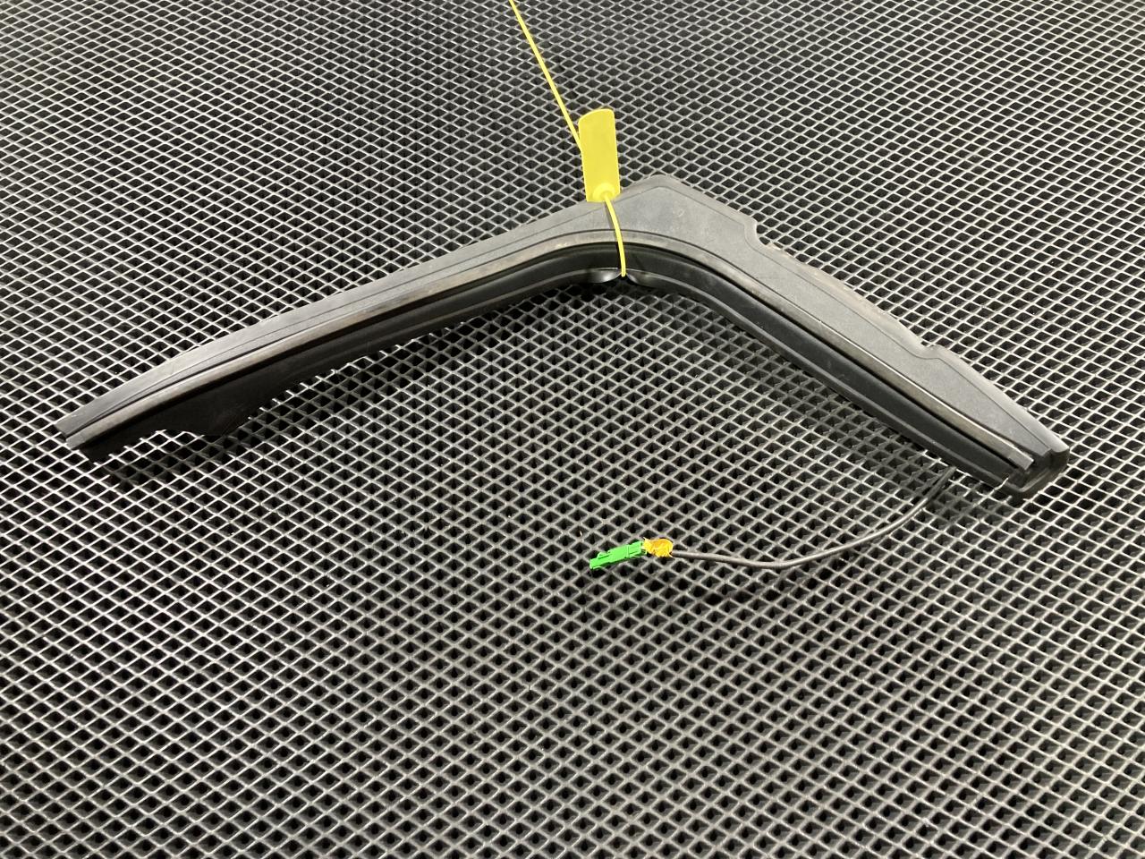 уплотнитель Jaguar XF X260 2017, 2.0 л., дизель, АКПП, седан, GX63406A77AC, T2H1209 - фото №1