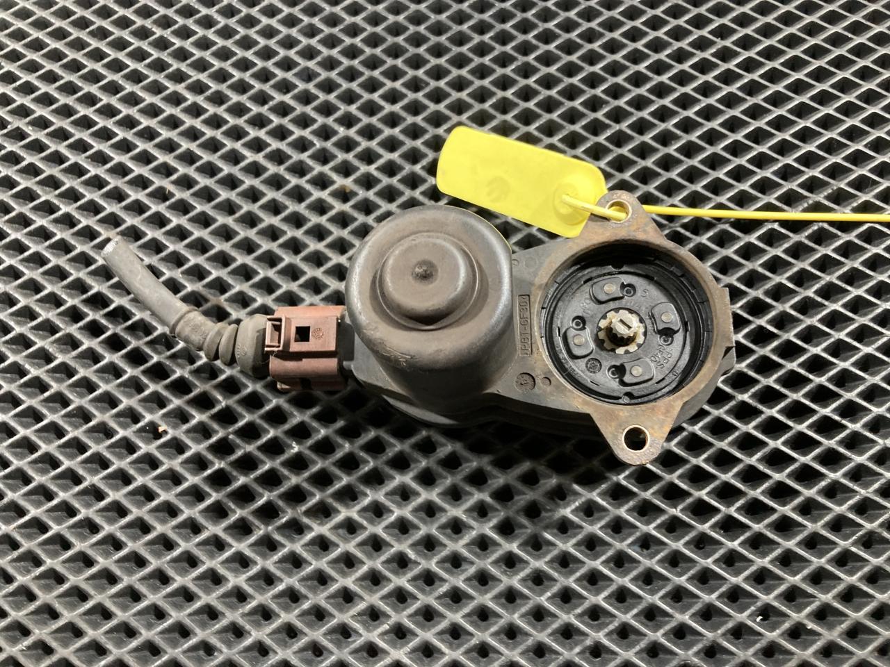 электроручник Audi A8 D4/4H 2012, 4.2 л., CDRA, бензин, АКПП, седан, 4G5N, 32337647C, 4H0998281 - фото №1