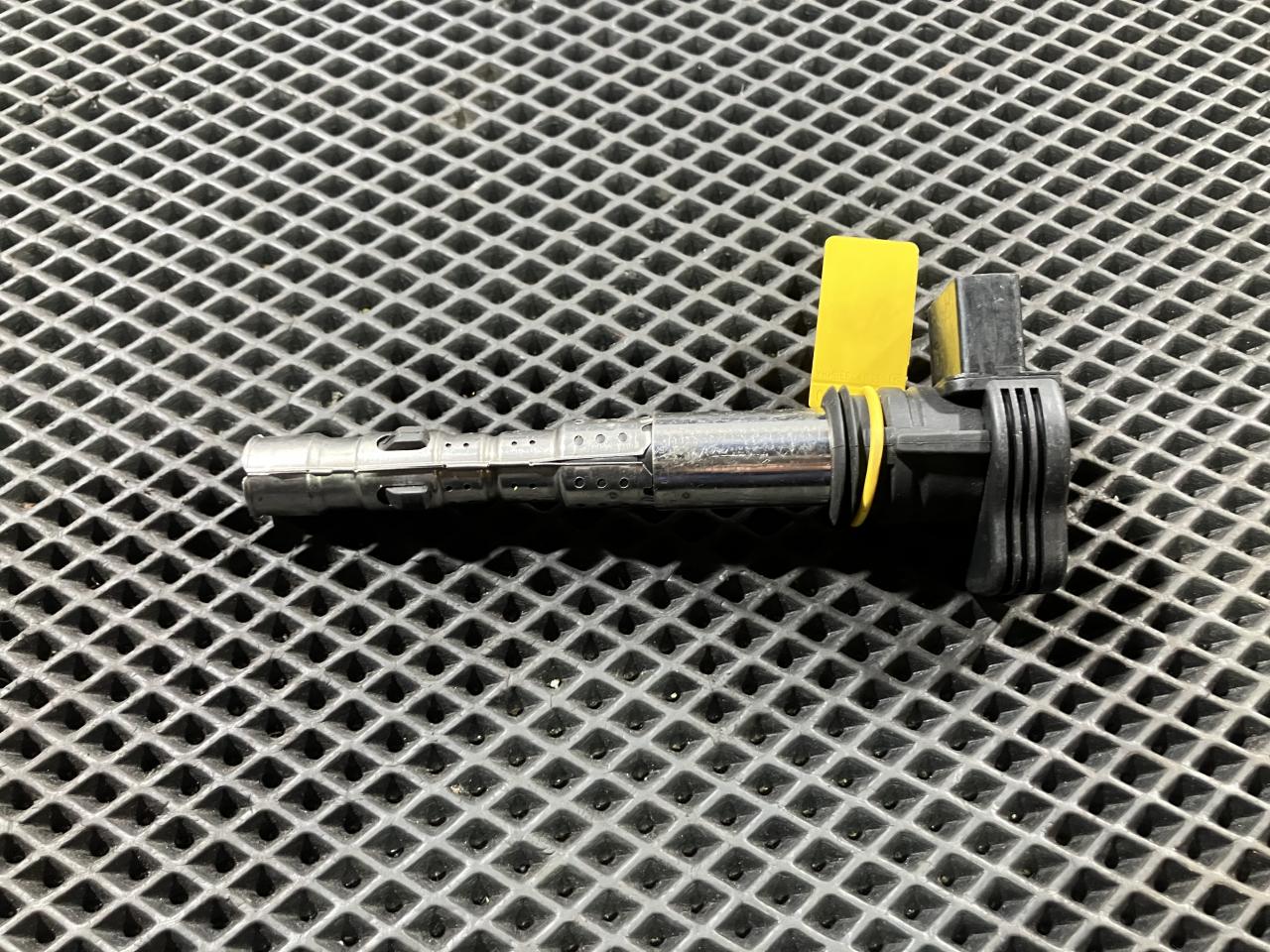 катушка зажигания Audi A5 8T 2010, 2.0 л., CAEB, бензин, АКПП, седан, 06F905115, 0105051877 - фото №1