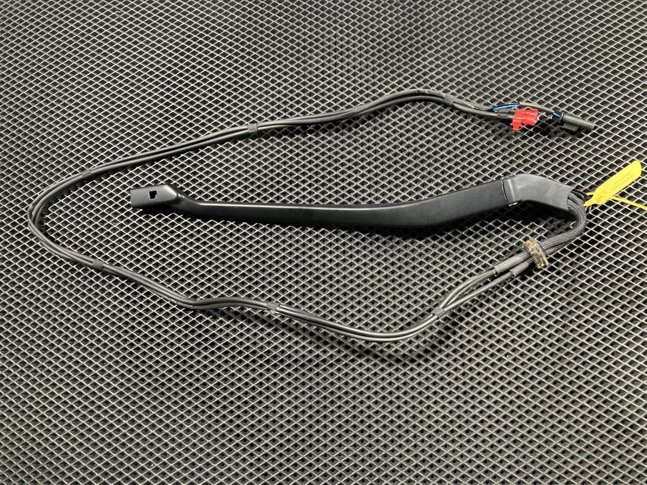 щеткодержатель (поводок стеклоочистителя, дворник) Mercedes-Benz S-Класс W222/C217/A217 2015, 4.7 л., M 278.928, бензин, АКПП, внедорожник 5 дв., A2228200544, W000031244 - фото №1