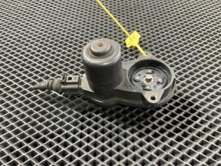 электроручник Audi A8 D4 [рестайлинг] 4HL 2014, 4.0 л., CEUA, бензин, АКПП, седан, 32337647A