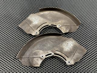 защитный кожух тормозного механизма Land Rover Discovery 5 поколение 2017, 3.0 л., бензин, АКПП, внедорожник 5 дв., LR082550, LR033277, LR089140, LR033276, LR082551, LR089139, CPLA2K005AG, CPLA2K004AG