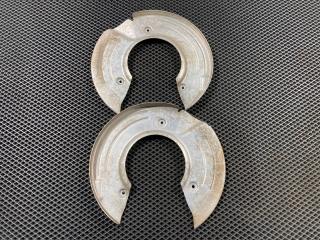 защитный кожух тормозного механизма Land Rover Discovery Sport 1 поколение L550 2016, 2.0 л., 204PT, бензин, АКПП, внедорожник 5 дв., FK722C029AD, FK722C028AD, LR061393, LR061392