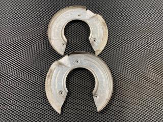 защитный кожух тормозного механизма Land Rover Discovery Sport 1 поколение L550 2016, 2.0 л., 204PT, бензин, АКПП, внедорожник 5 дв., FK722C029AD, FK722C028AD, LR061393, LR061392