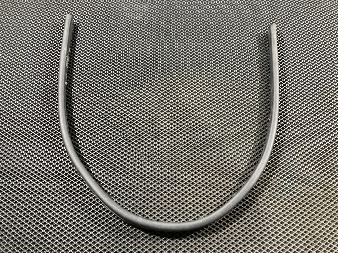 уплотнитель подкапотного пространства Audi A4 B9 2020, 2.0 л., бензин, АКПП, седан, 8W0823723A - фото №1