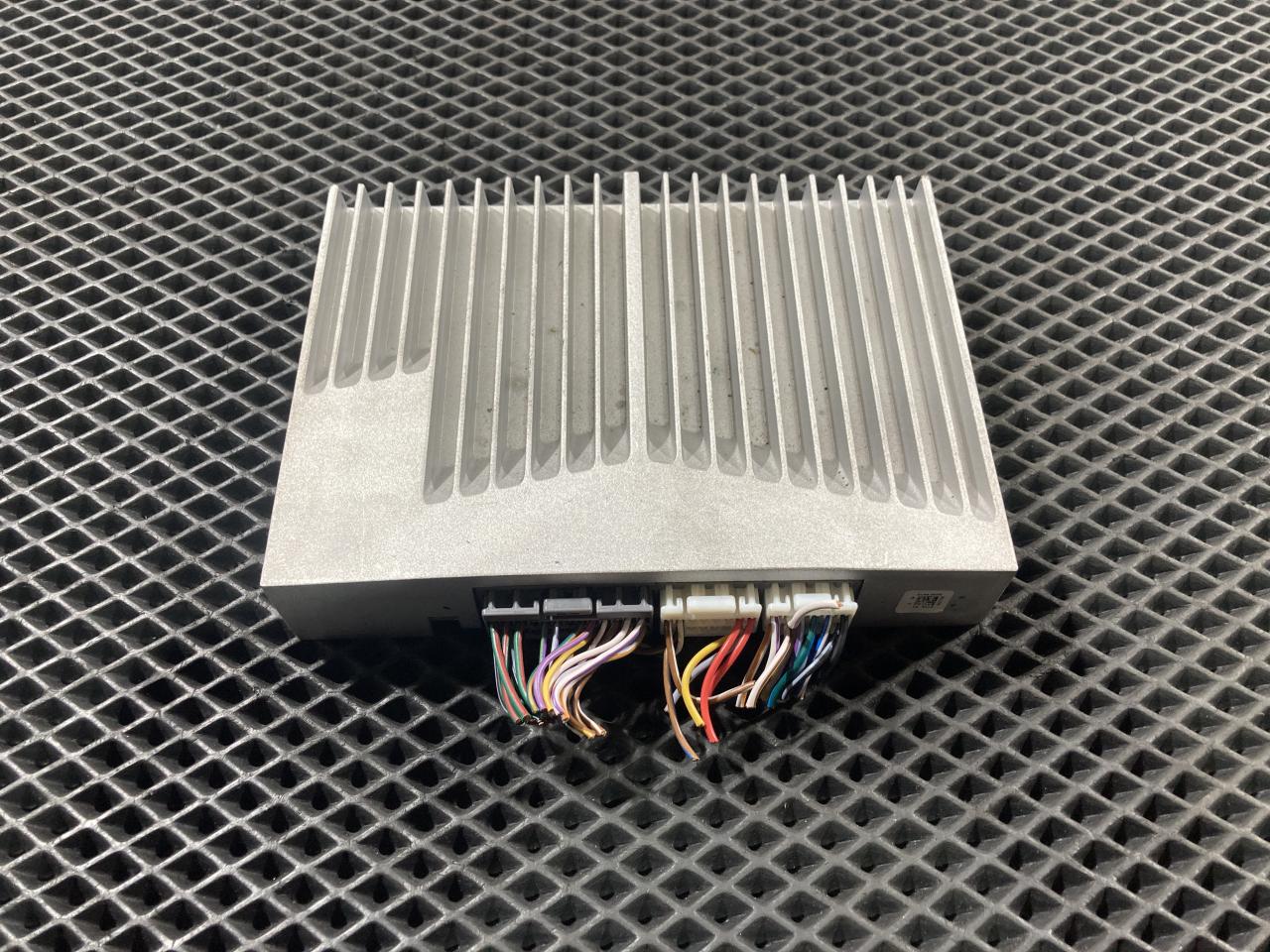 усилитель музыкальный Jaguar XF X260 2017, 2.0 л., бензин, АКПП, седан, GX7319C164RE, T4N15284 - фото №1