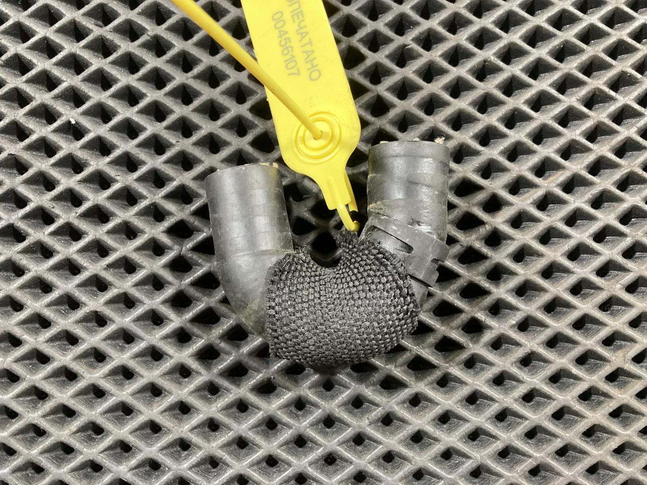 патрубок (трубопровод, шланг) Audi A6 C8 2018, 3.0 л., бензин, АКПП, седан, 4K0121449P - фото №1