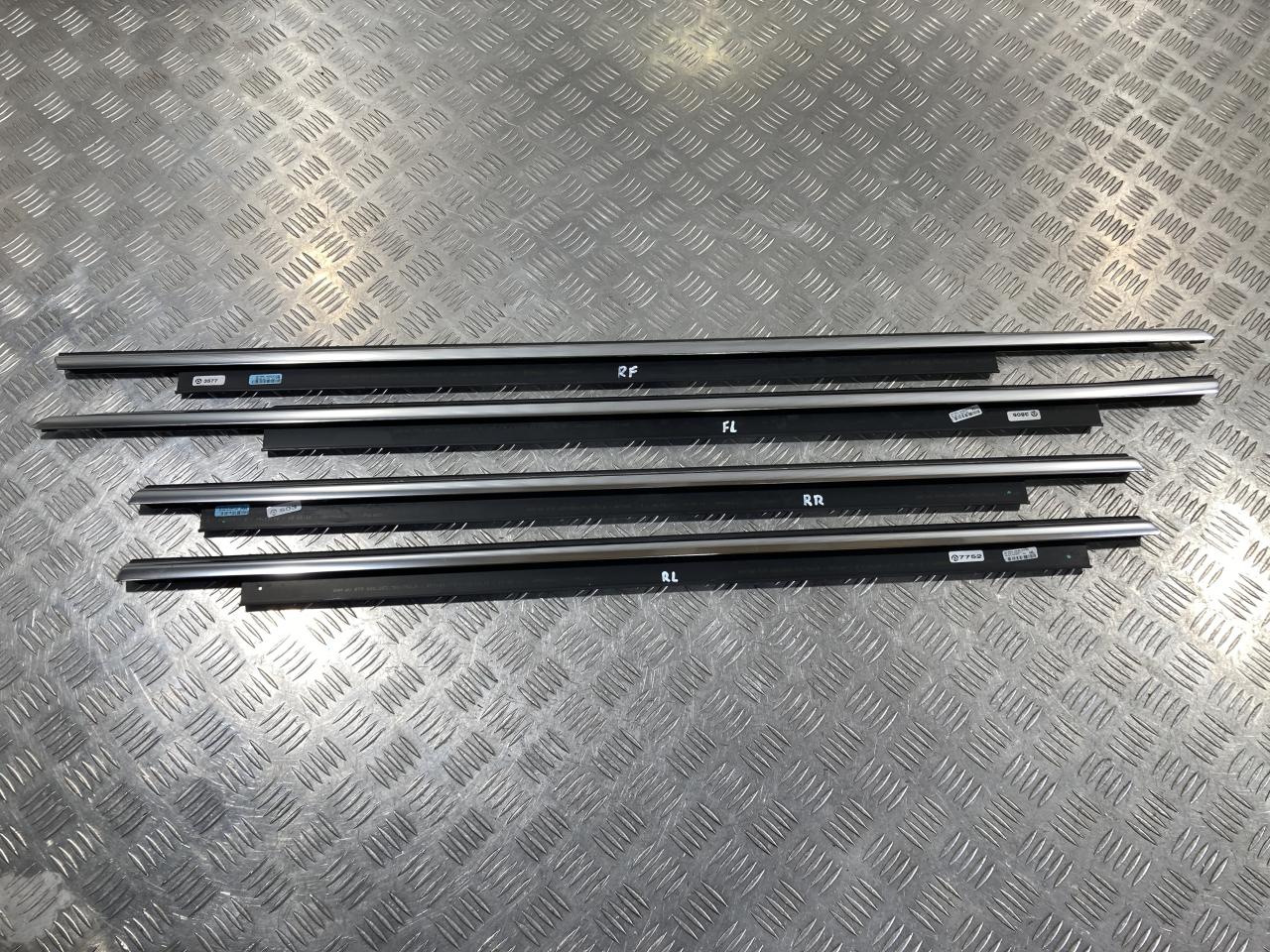 Комплект молдингов Audi A7 4G 2011, 3.0 л., CGWB, бензин, АКПП, хетчбэк 5 дв., 4G8853284B, 4G8853283B, 4G8853764B, 4G8853763B - фото №1