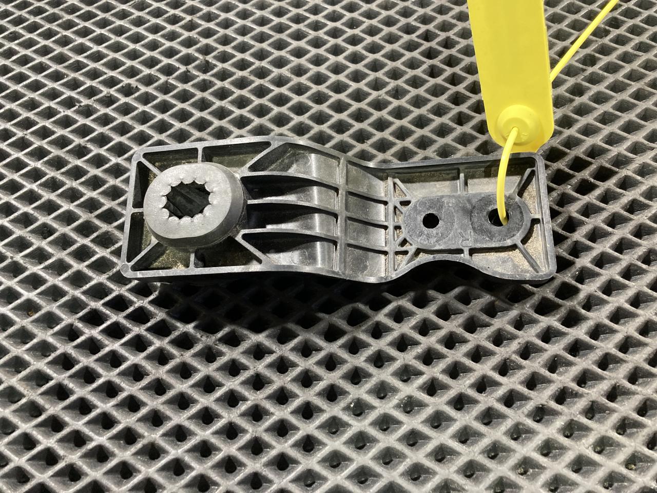 кронштейн радиатора Jaguar XE 1 поколение X760 2017, 2.0 л., бензин, АКПП, седан, T2H25176, GX738K336AD, T2H44757 - фото №1