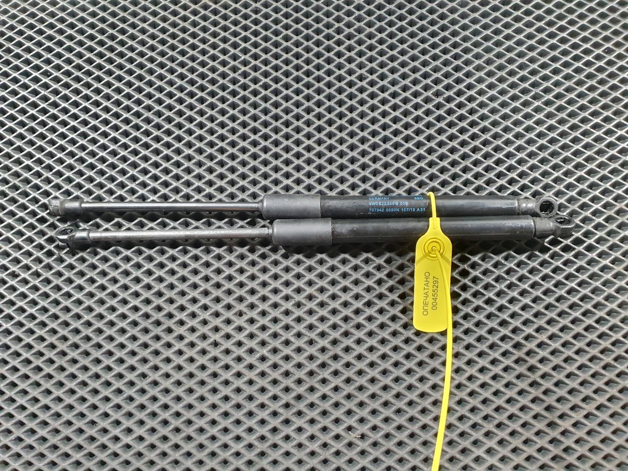 амортизатор капота Audi A5 F5 2019, 2.0 л., бензин, АКПП, купе, 8W0823359B - фото №1