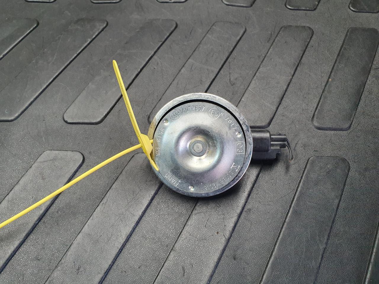 сирена (гонг) Jaguar XE 1 поколение 2016, 3.0 л., бензин, седан, BJ3213832BB, T2H1324, LR026041, LR071707 - фото №1