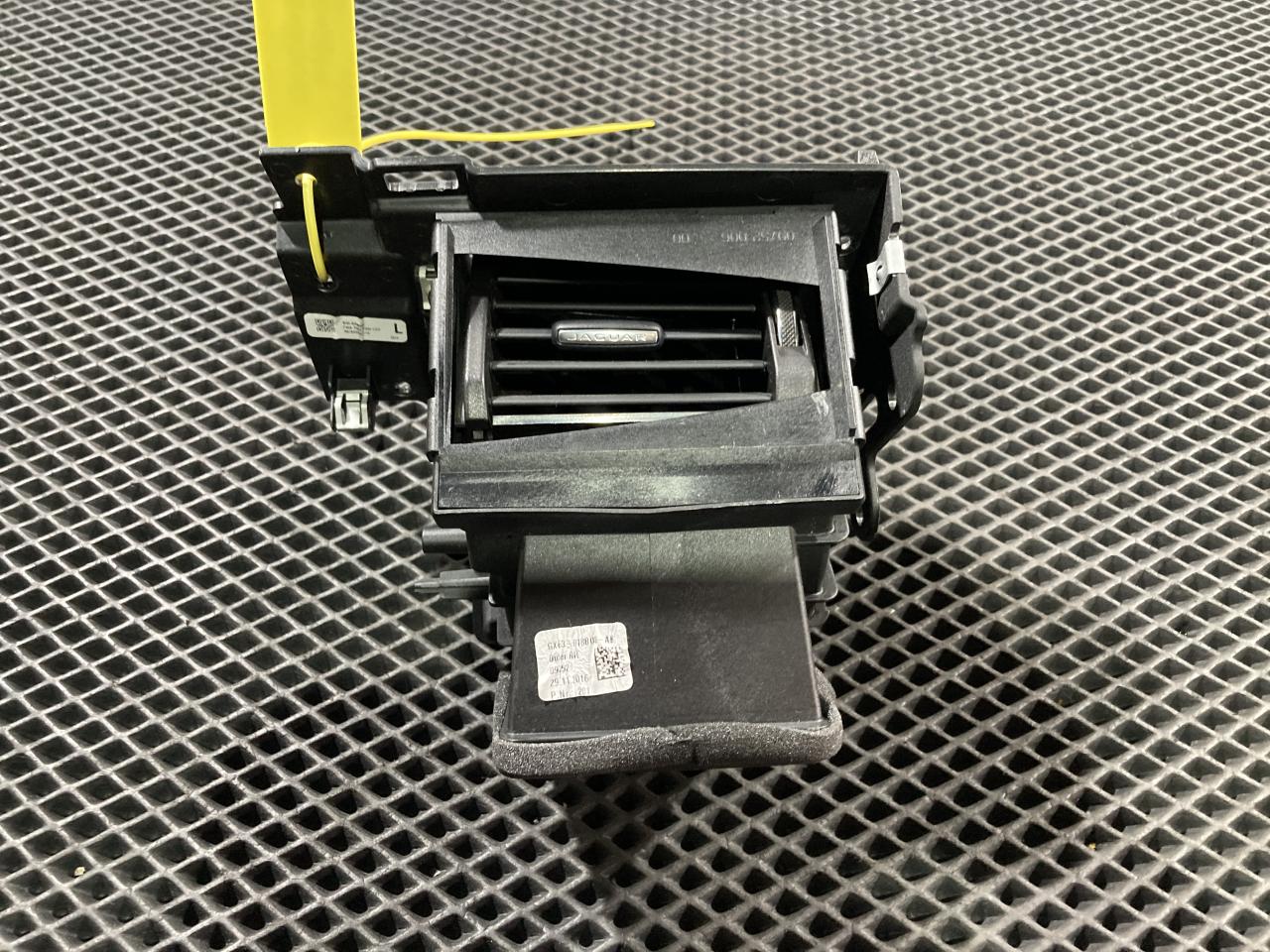 дефлектор обдува салона Jaguar XF X260 2016, 3.0 л., бензин, АКПП, седан, GX63018B08AB, GX63018B08A, T2H23874, T2H30042 - фото №1